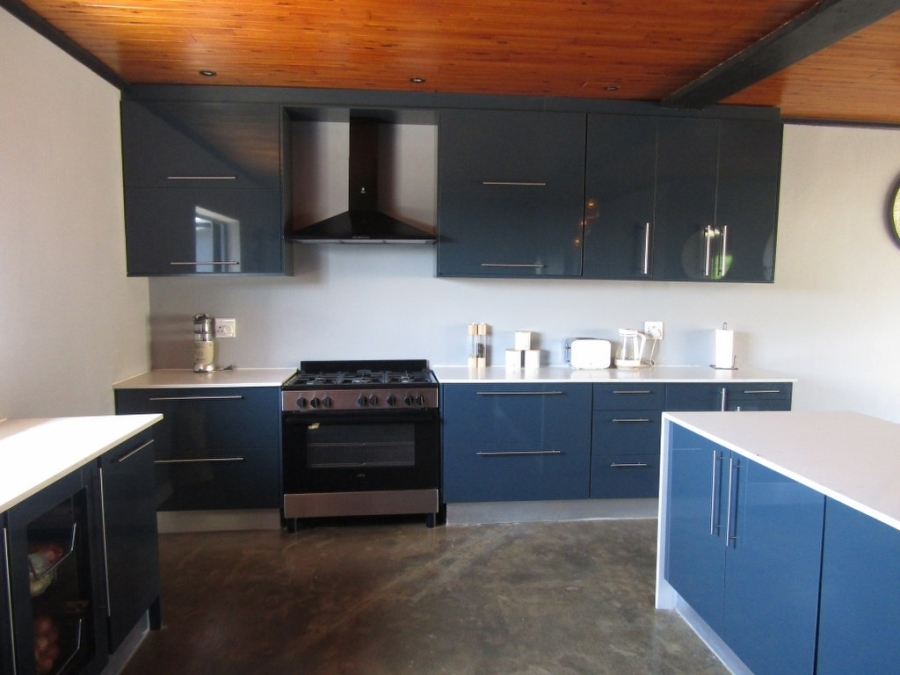 4 Bedroom Property for Sale in Humansdorp Eastern Cape